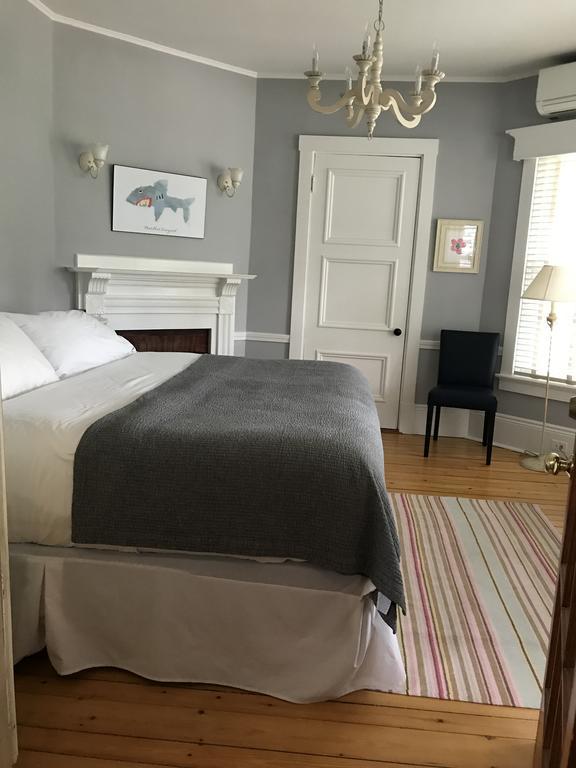 Crocker House Inn バインヤード・ヘブン エクステリア 写真